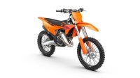 737608_MY27 KTM 125 SX-right-front-view_Studio_STUDIO3